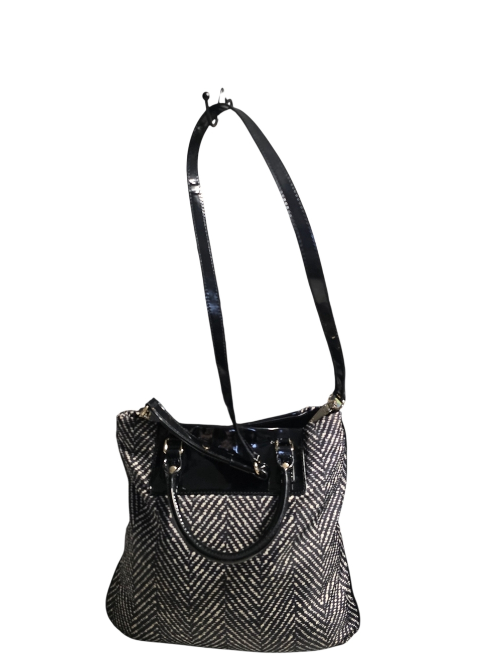 Kate Spade New York Anisha tote bag featuring a black and white chevron pattern